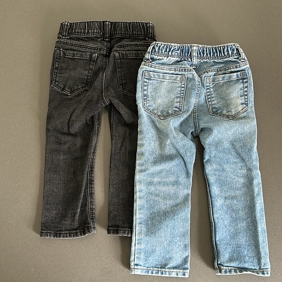 Old Navy Toddler 2T Jeans - Picture 2 of 4